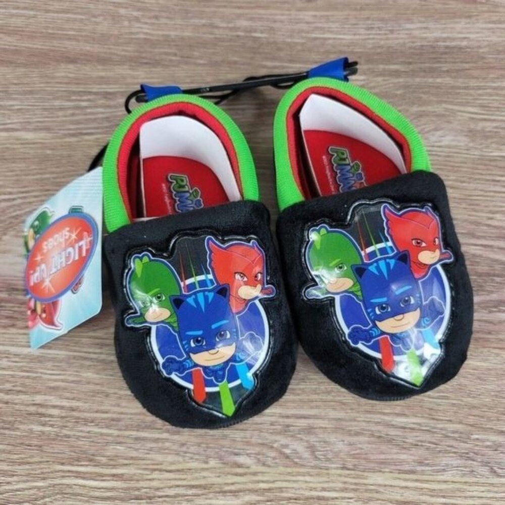 NEW PJ Masks LIGHT UP Slippers Little Kids Toddler Size 5/6 Soft Bottom Shoes